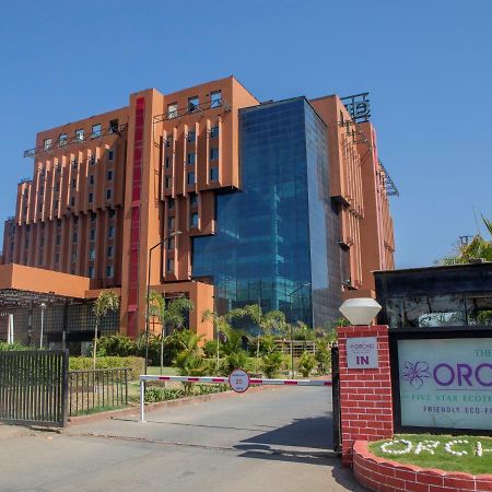 The Orchid Hotel Hinjewadi Pune Extérieur photo Orchid Hospital