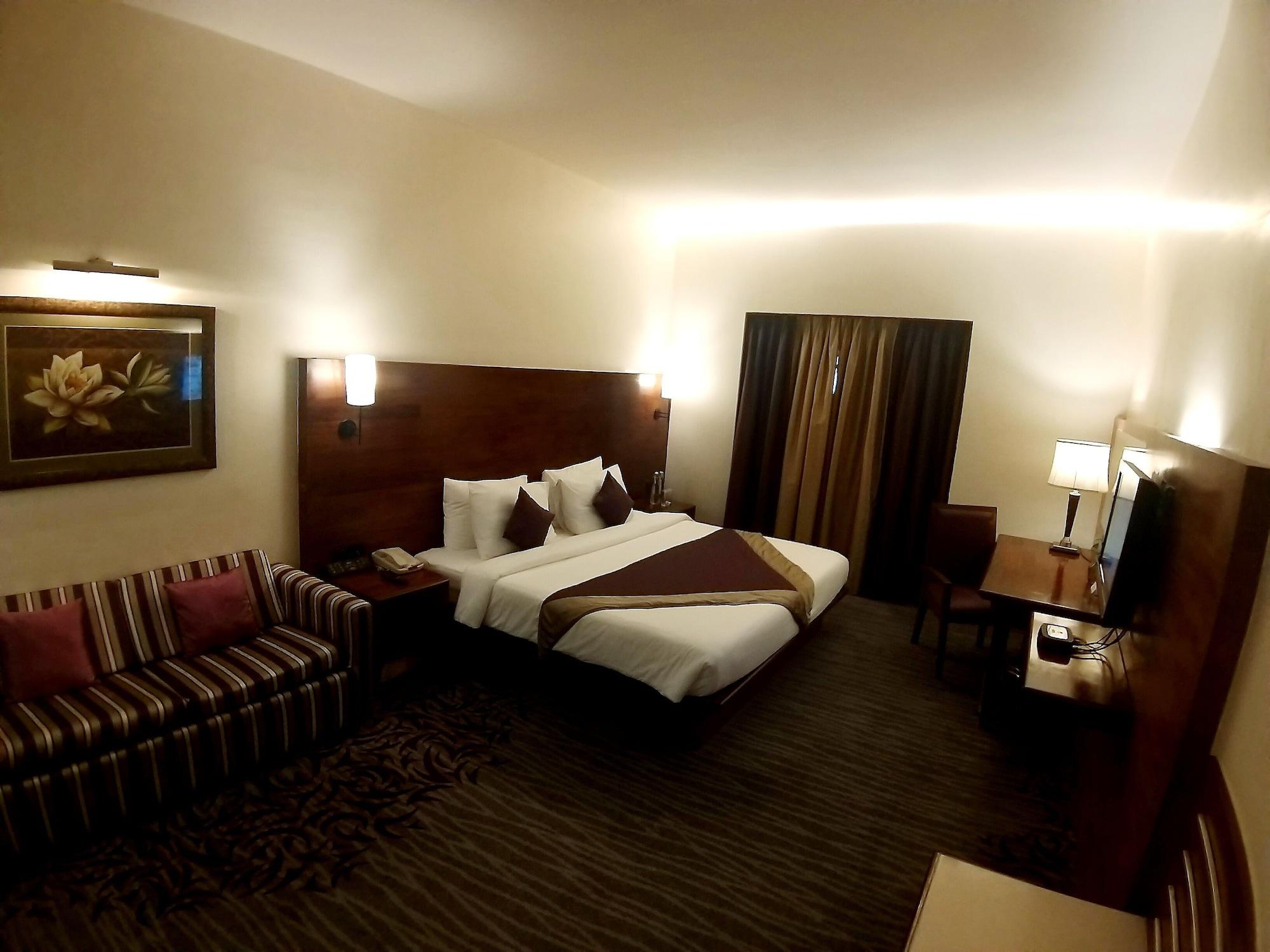 The Orchid Hotel Hinjewadi Pune Extérieur photo A room at the hotel