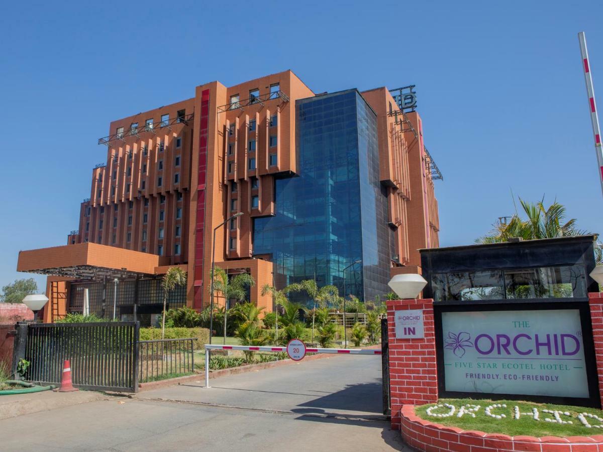 The Orchid Hotel Hinjewadi Pune Extérieur photo Orchid Hospital