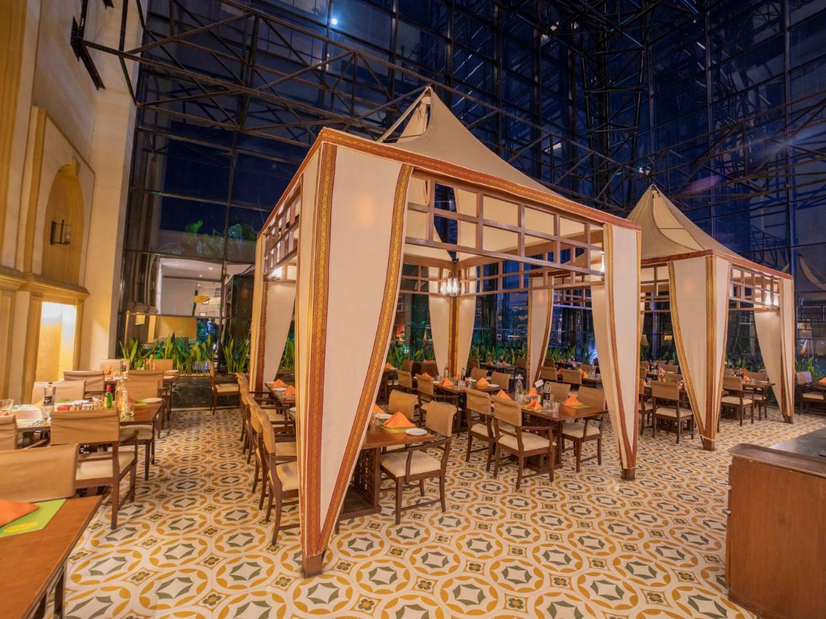 The Orchid Hotel Hinjewadi Pune Extérieur photo The restaurant