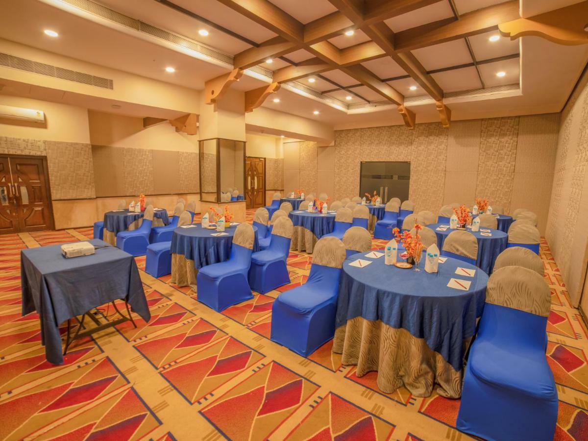The Orchid Hotel Hinjewadi Pune Extérieur photo The Royal