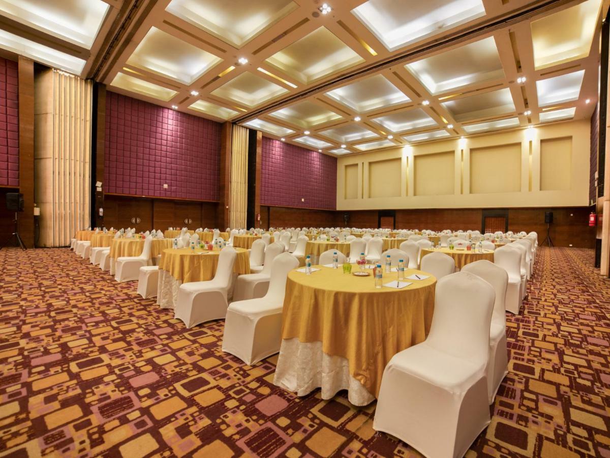 The Orchid Hotel Hinjewadi Pune Extérieur photo The Grand Ballroom