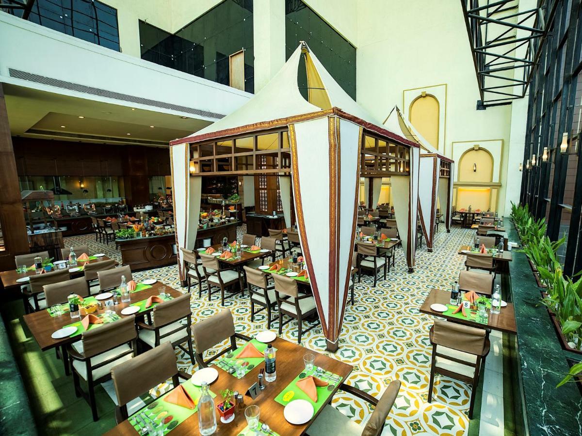 The Orchid Hotel Hinjewadi Pune Extérieur photo The restaurant